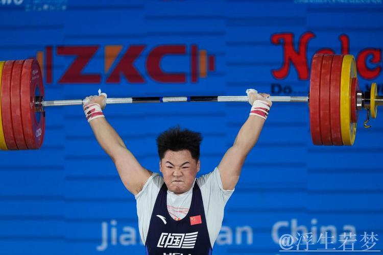 潘云华勇夺全国举重冠军赛三金 潘云华勇夺全国举重冠军赛三金